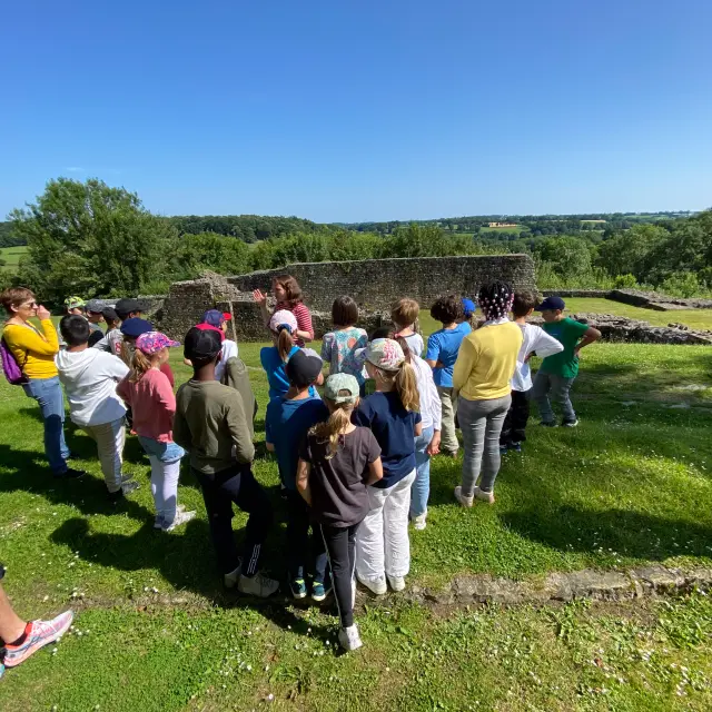 Bocage Destination Domfront Bagnoles Visites Guidees Groupes Domfront Parc Chateau