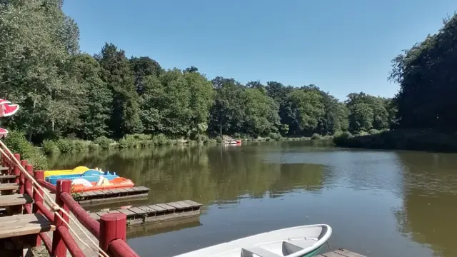 Bocage Destination Domfront Bagnoles Saint Fraimbault Etang Lac Base Loisirs Pedalo Barque