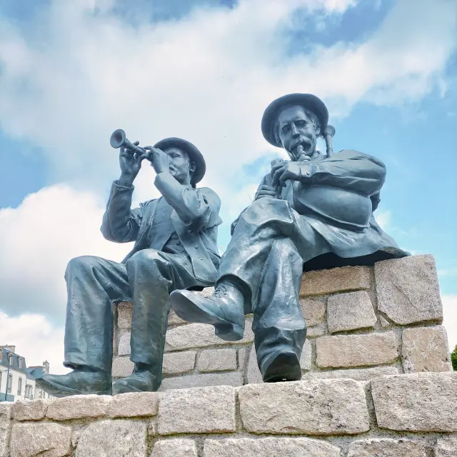 Die Statue der Sonneurs - Plozévet