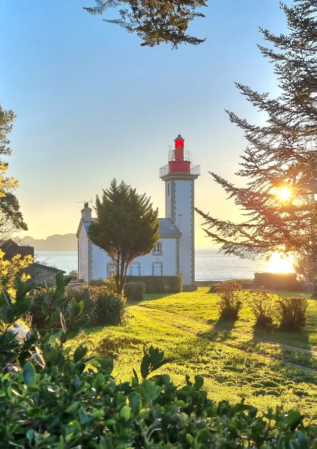 Sainte Marine Phare Pointe De Combrit