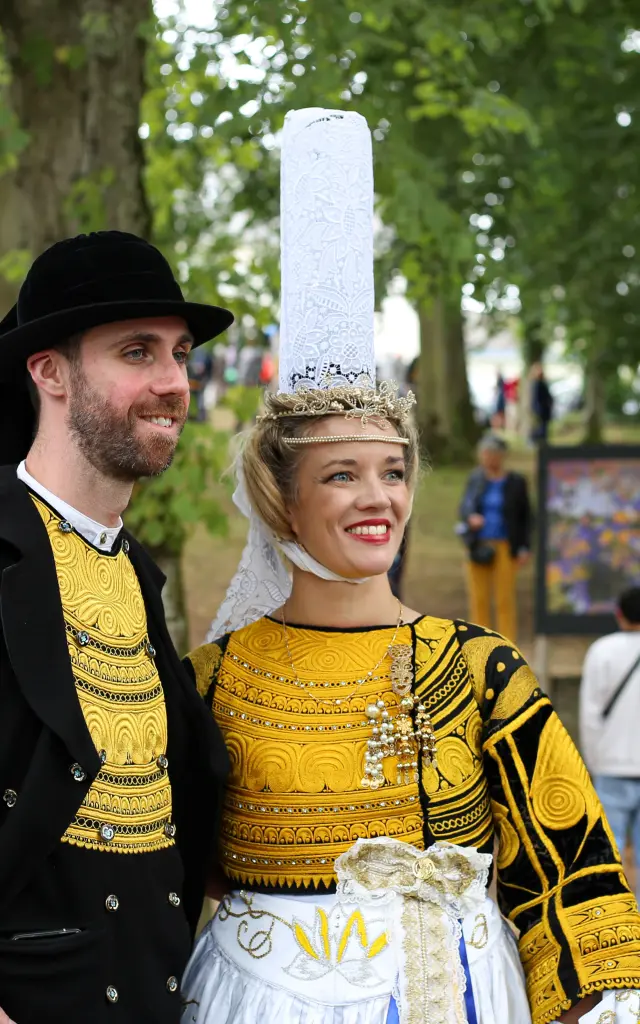 Fiesta de las bordadoras en Pont-l'Abbé