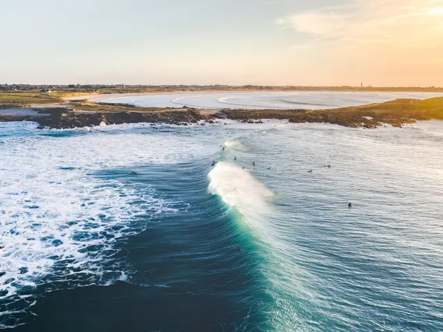 Surfistas en Pointe de La Torche - Plomeur