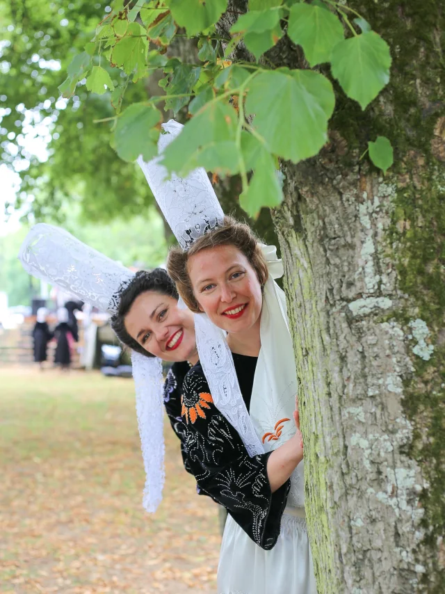 Bigoudènes au festival des Brodeuses