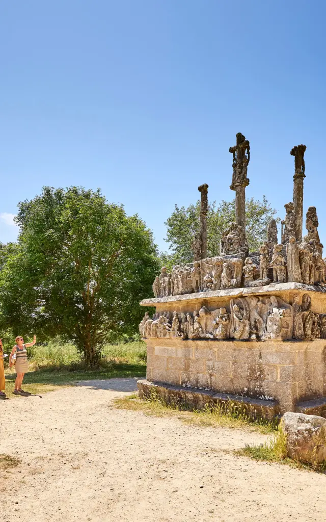 Visite du Calvaire-Saint-Jean-Trolimon