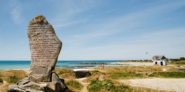 Menhir des Droits de l'Homme - Plozévet