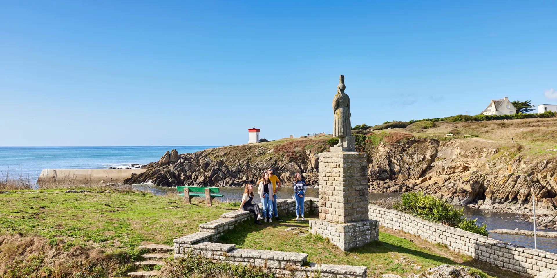 Standbeeld van de Bigoudène vrouw in Pors Poulhan
