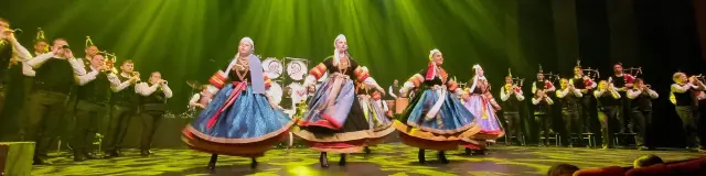 Bretonischer Tanz des Cercle de Pont-l'Abbé