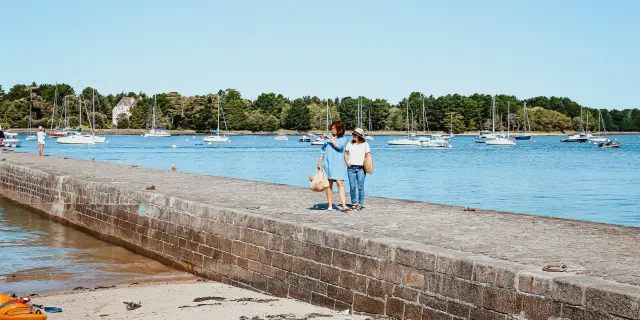 Een wandeling rond de haven van Ile-Tudy