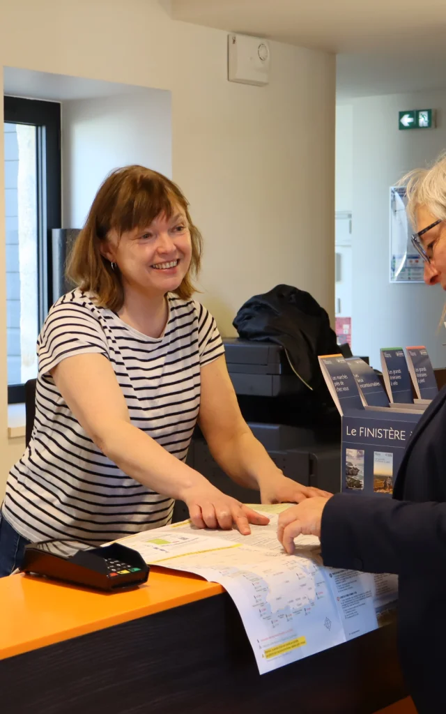 Service de billetterie à l'office de tourisme Plozévet