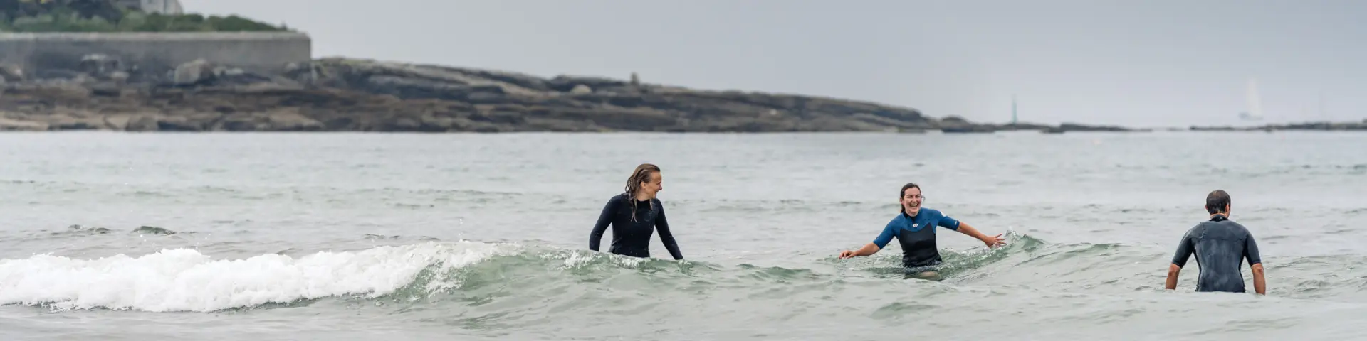 Paseo acuático por la playa Grève Blanche de Le Guilvinec