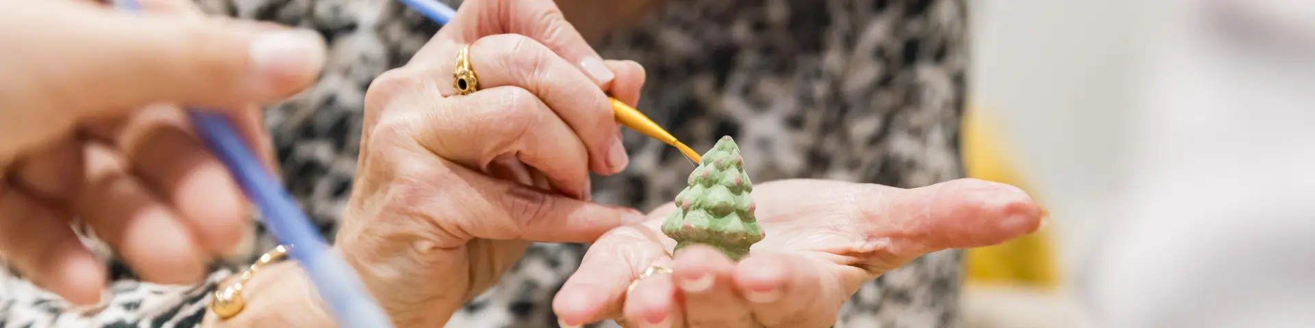 Taller de cerámica en el Slow Café de Pont-l'Abbé