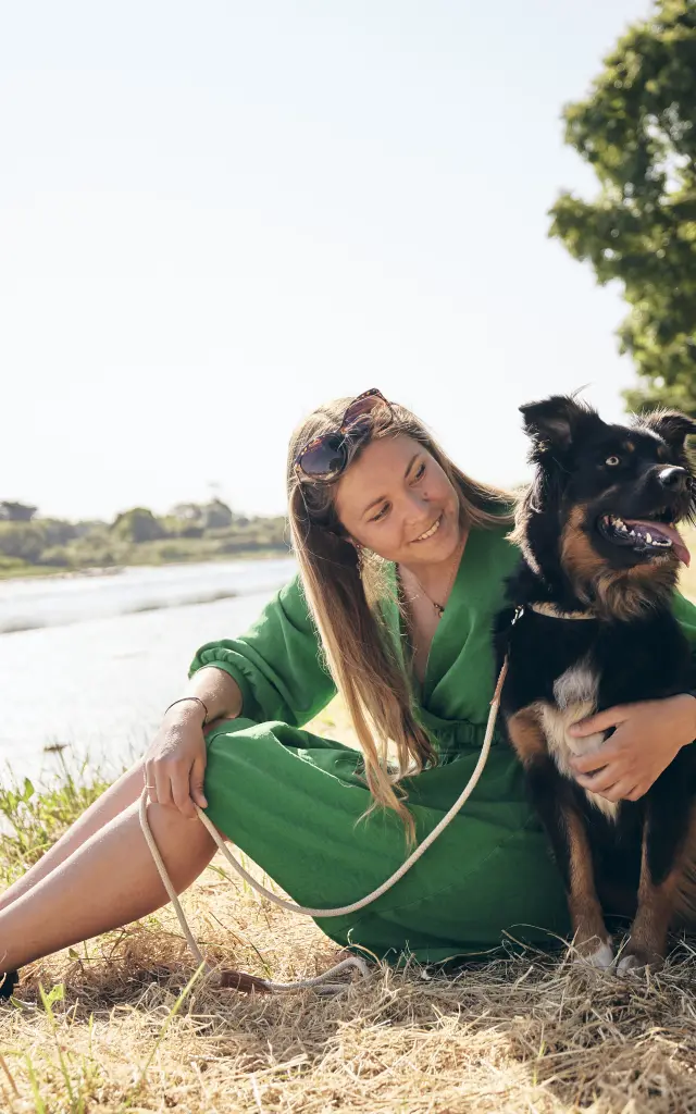 Balade avec son chien au chemin du halage - Pont-l'Abbé