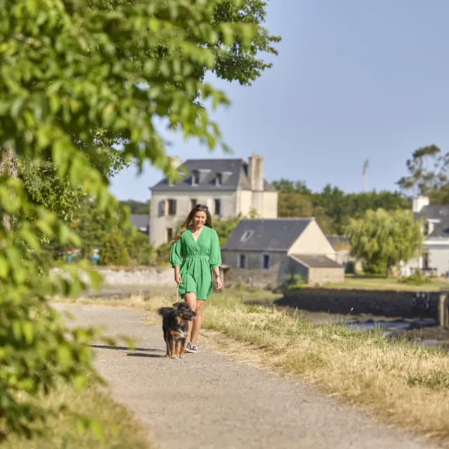 Chemin de halage à Pont-l'Abbé