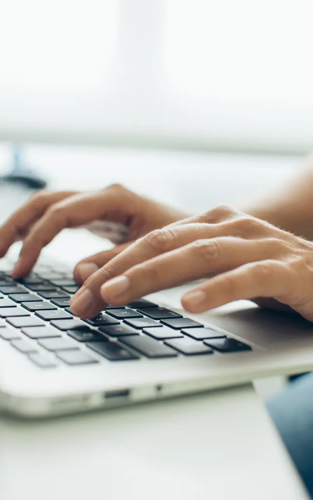 Kontaktieren Sie uns per E-Mail