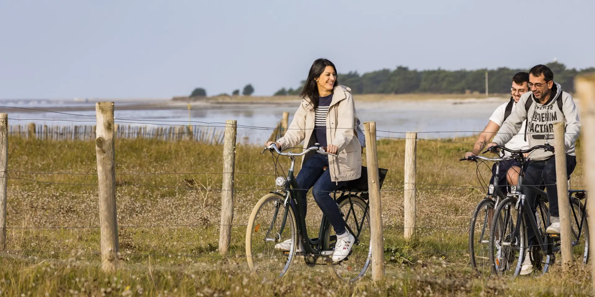 Vélo sur la véloroute V45 au Guilvinec