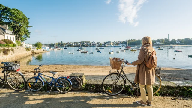 vélo sur le port de Sainte-Marine - Combrit