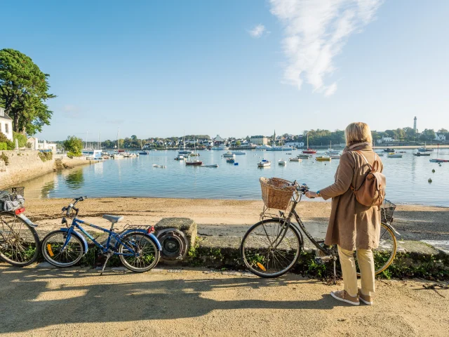 vélo sur le port de Sainte-Marine - Combrit