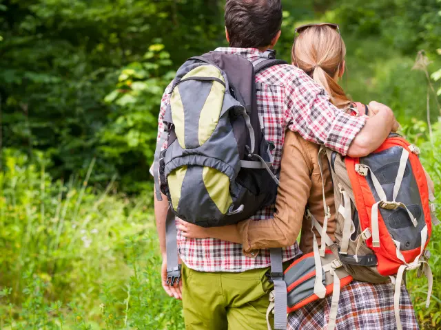 Couple de randonneurs