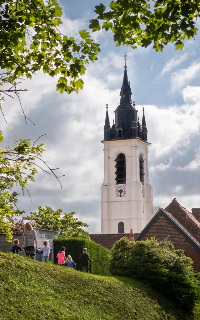 Schöne Aussicht auf die Kirche von Seburg