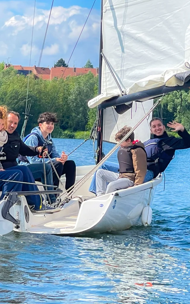 Sailboat trip in the Valenciennes vineyards
