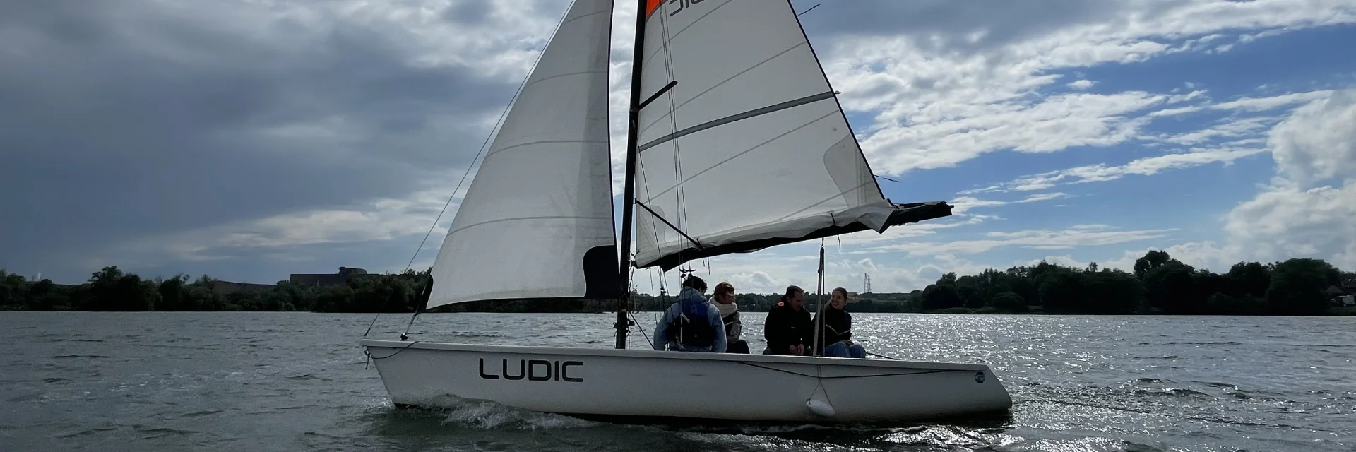 Segelboot Familienausflug Valenciennes