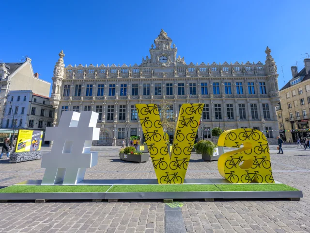 Tour France Place D'armes