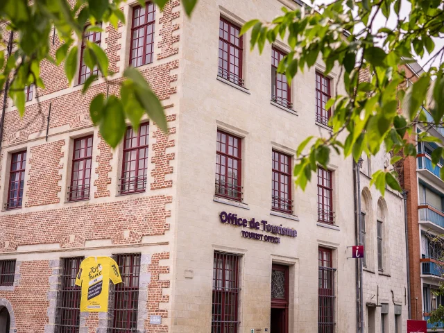 facade Mont de Piété office de tourisme Tour de France