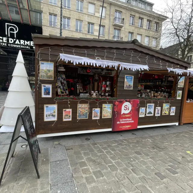 chalet marché de Noel office de tourisme Valenciennes
