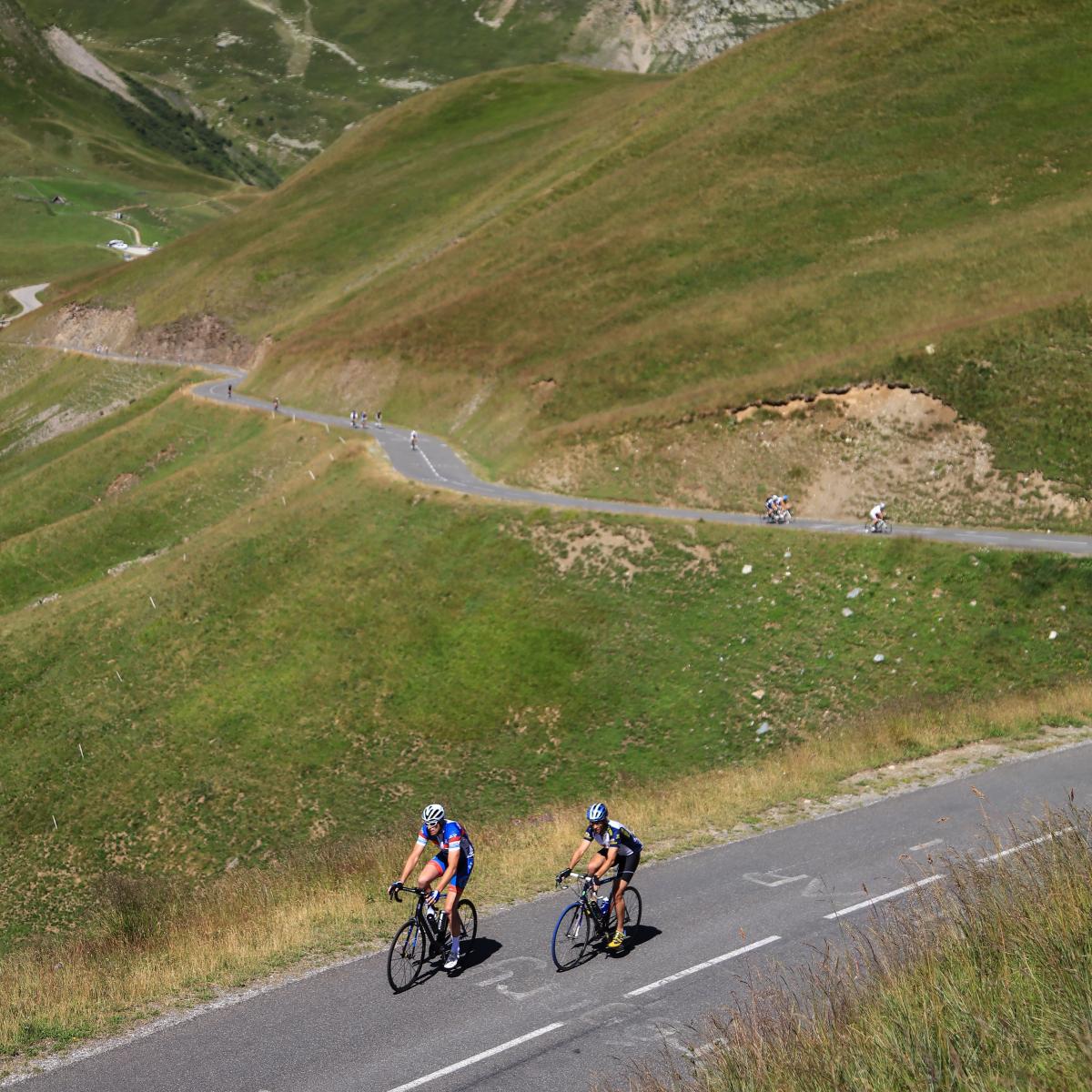 Gravir les cols mythiques des Alpes à vélo | Office de Tourisme d'oz-en ...