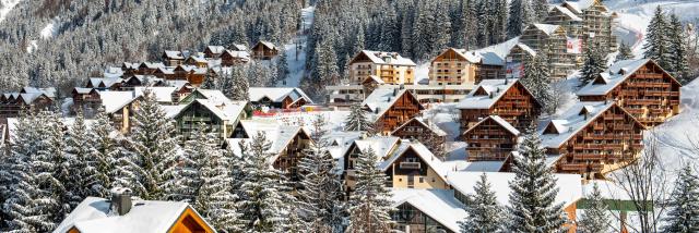 Station d'Oz-en-Oisans sous la neige
