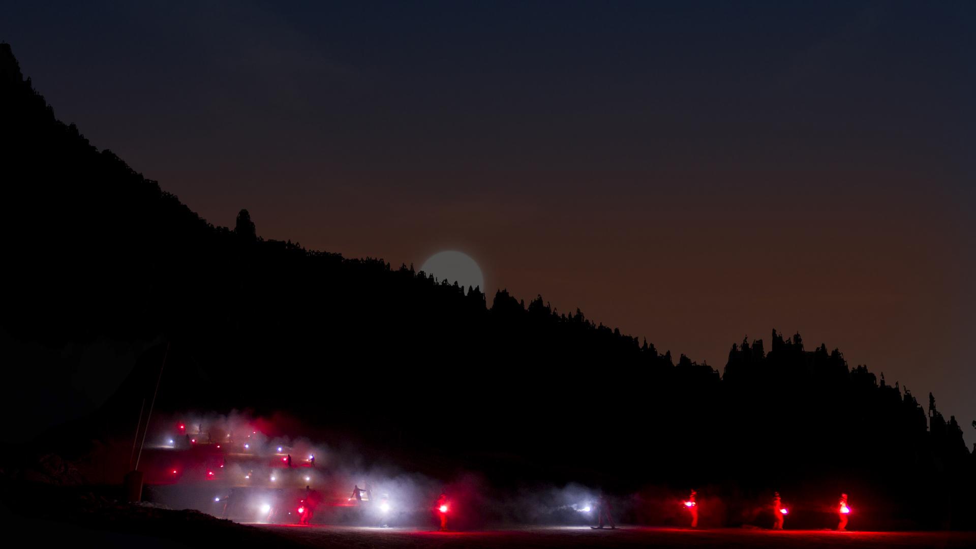 Torchlit descents Office de Tourisme d'ozenoisans