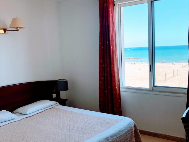 Hôtel les Alizés à Palavas-les-Flots : vue sur la Mer Méditerranée