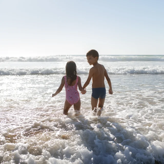 Kids Having Fun Beach Min