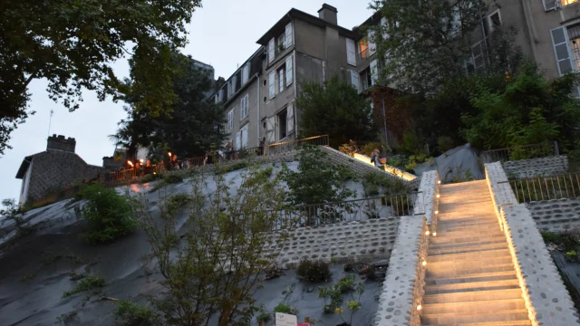 Hedas Escalier Vers Ville Haute
