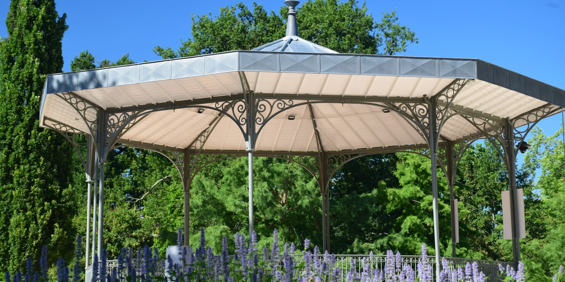 Parc Beaumont - Pau - The Bandstand