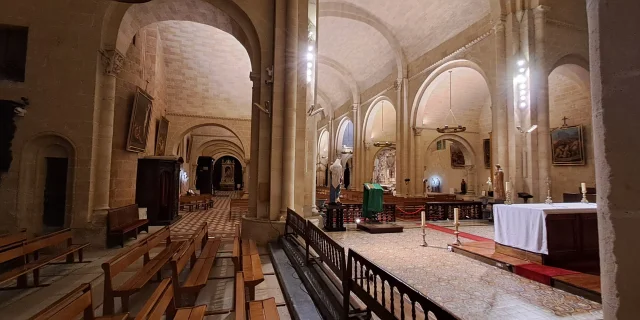 Cathedrale Lescar Interieur 02 Ed Pau Pyrenees Tourisme 1.jpg 1.jpg 1