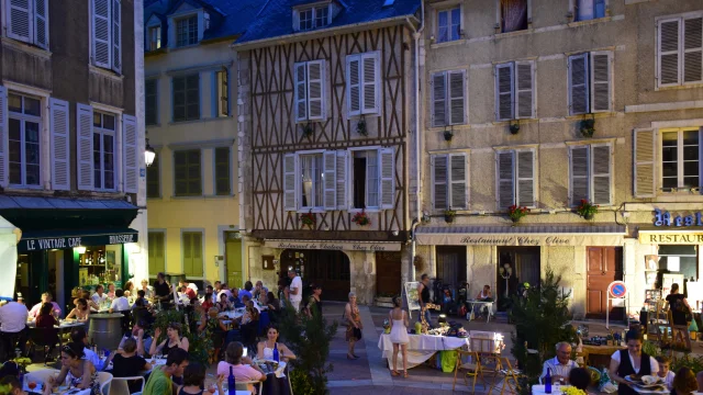 Terraces in Pau's Chateau district