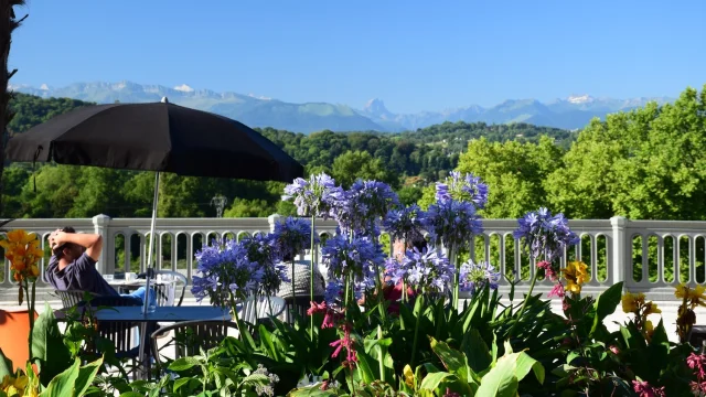 Détente sur le boulevard des Pyrénées - Pau