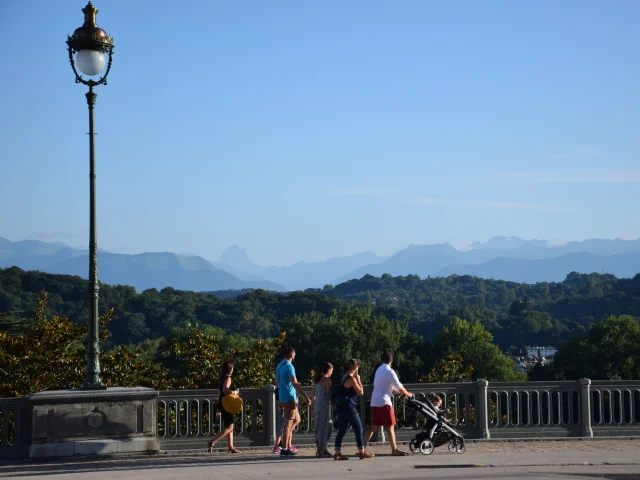 Le boulevard des Pyrénées en famille - Pau