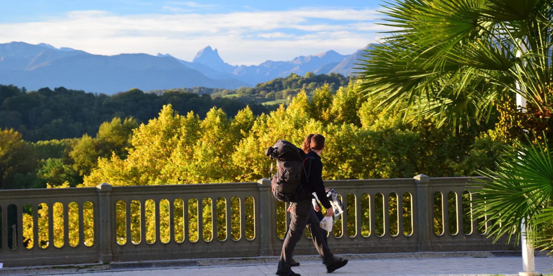 Randonneurs Sur Le Boulevard Des Pyrenees