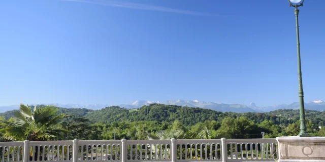 Pau, le boulevard des Pyrénées
