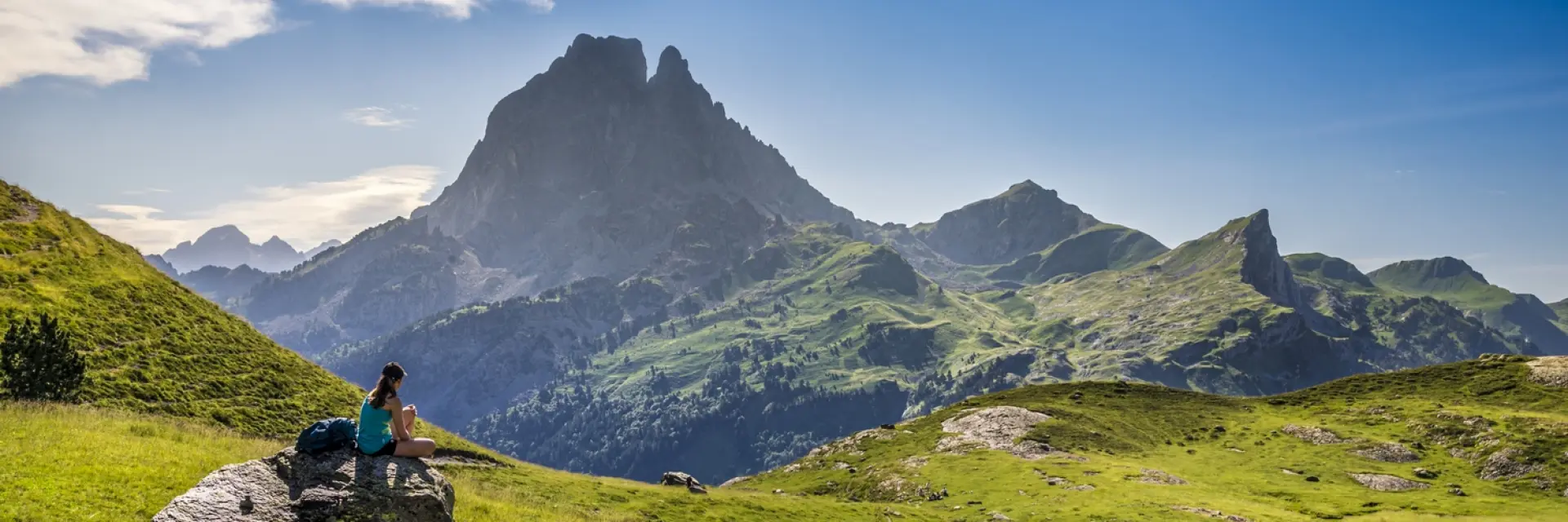 France, Pyrénées-Atlantiques (département 64), Béarn, Ossau valley, Pyrenees National Park, hike beside Lake Bersau, the Pic du Midi d'Ossau in the background // France, Pyrénées-Atlantiques (département 64), Béarn, Ossau valley, Pyrenees National Park, hike beside Lake Bersau, the Pic du Midi d'Ossau in the background