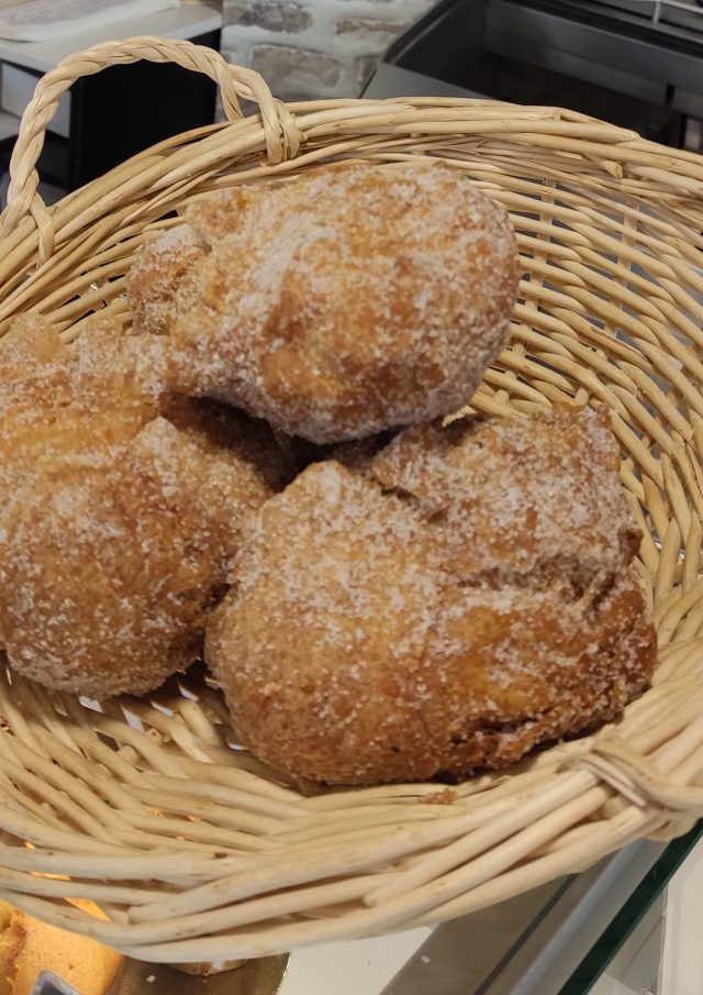 Carnival doughnuts Chabat 01 Cm Rotated