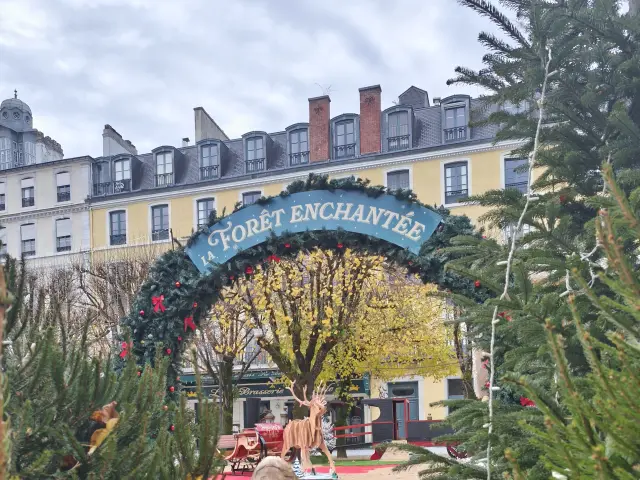 Christmas Village 34