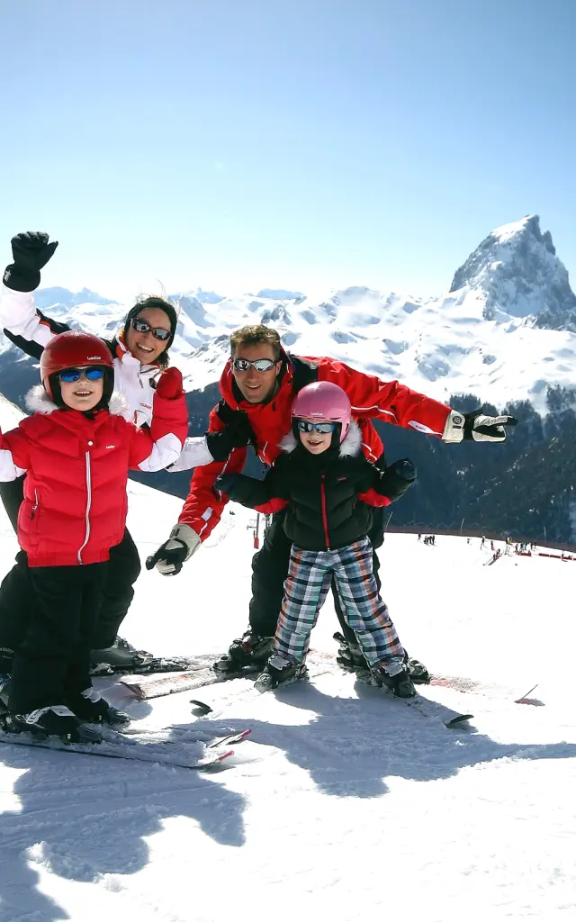 Neige En Famille Pyrenees Pic Ossau