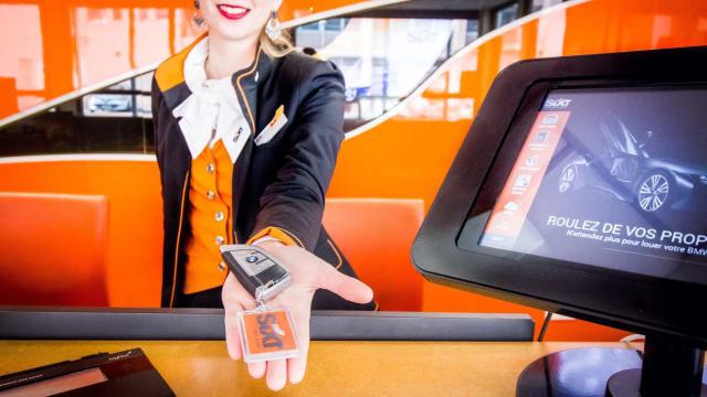 2 Hotesse Sixt