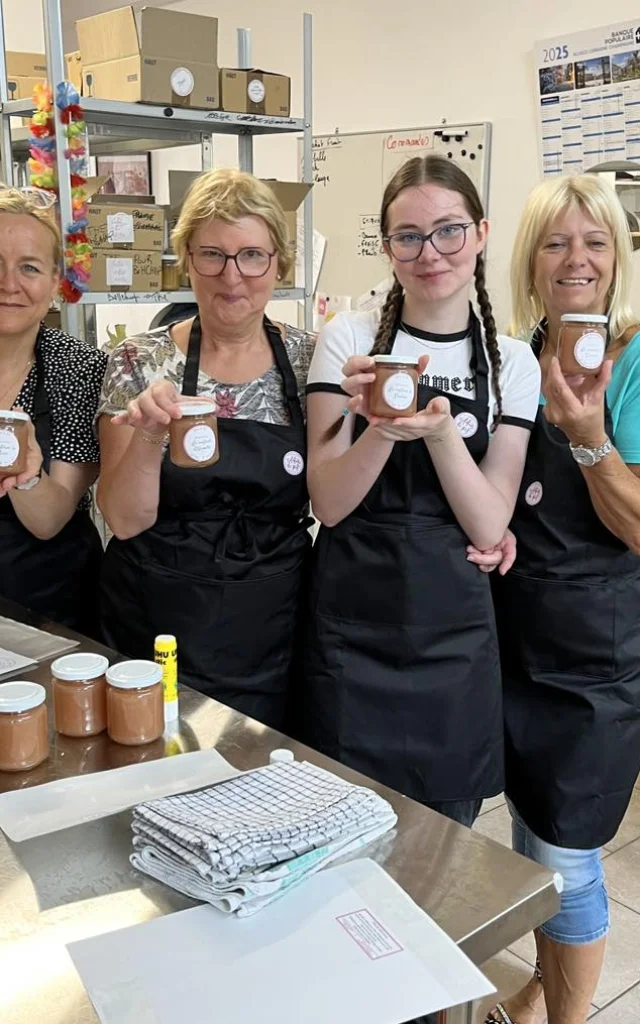 Atelier de confitures chez Autour du Pot à Manom