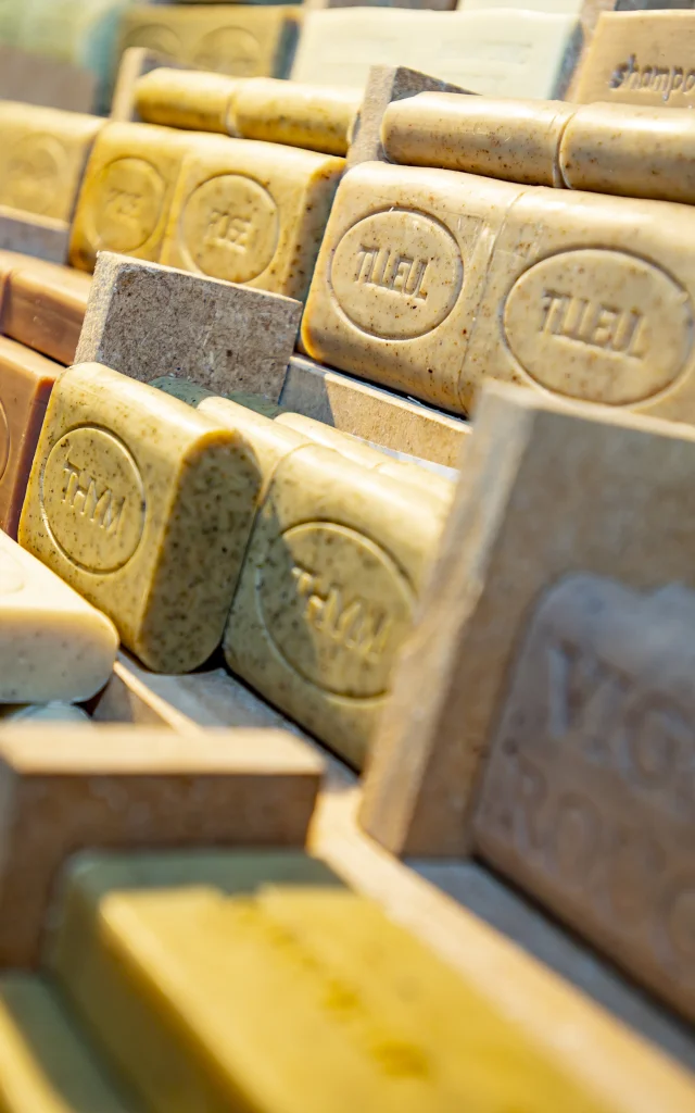 Visite de la savonnerie Marinel. Jean-Luc Le Toquin et son fils. Marin, Haute Savoie, 1er mars 2021.