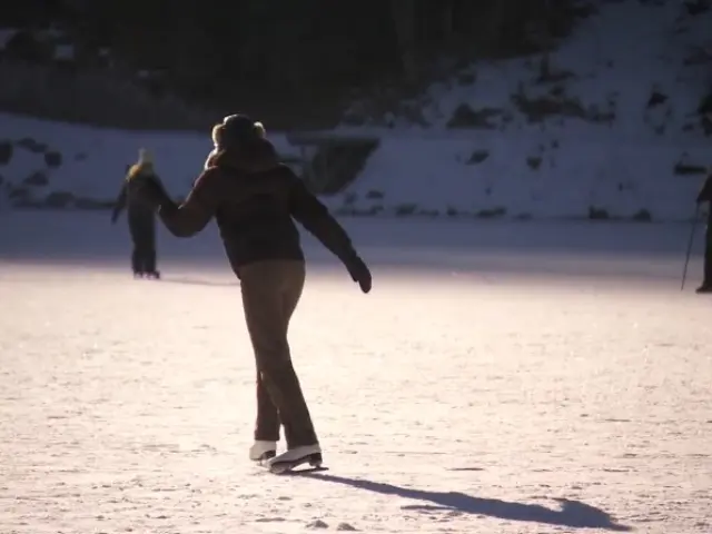 Patin à glace sur le lac des Plagnes