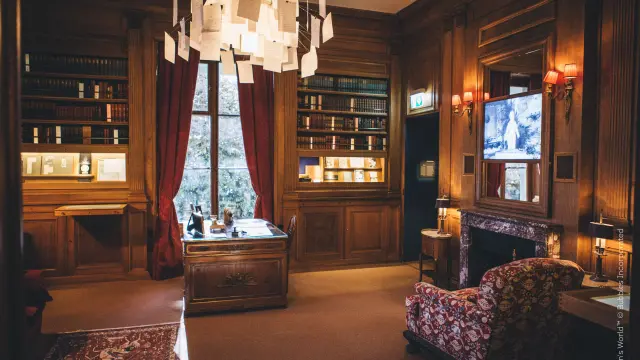 Chaplin S World™ Bubbles Incorporated Manoir 258